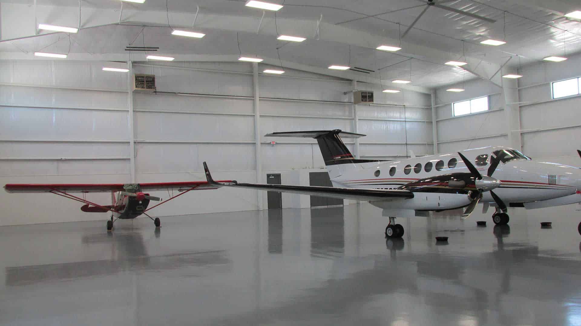 Larry-Lunda-Hanger-3